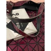 ราคา ♞,♘Bao Bao issey miyake 10 X 10 กระเป๋าเบาเบา ไซต์ใหญ่ มือสอง uie (25338130763)