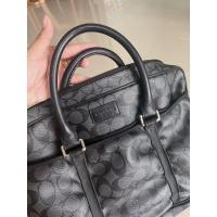ราคา กระเป๋ามือสอง Coach ลายซี แท้ ใส่เอกสาร สภาพหนังสวย ยาแนวแน่น ไปจัดทรงหน่อย งานเก่าเก็บ ไม่มีสานสะพาย (11099497047)