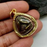 ราคา พระปิดตาพิมพ์ลูกอม หลวงปู่ทิม วัดละหารไร่ เลี่ยมทองไมครอนกันน้ำ (43918405019)