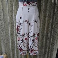 ราคา กระโปรง ZARA สีครีมลายดอก Size S (29882762115)