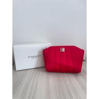 ราคา กระเป๋าใส่เครื่องสำอาง GIVENCHY แท้จาก shop นะคะ (41061339090)