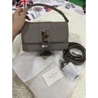 ราคา กระเป๋า Atreasurebox Layer M/Taupe (21955045627)