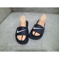 ราคา nike kawa slide black size 37.5 (28909619560)