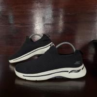 ราคา Sketchers Go Walk Arch Fit สลิปออน มือสอง ไซส์ 41/26 cm. (40325007271)