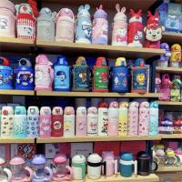 ราคา ถ้วยหมีเด็กกระติกน้ำร้อนพร้อมฟางกาต้มน้ำ 316 เด็กผู้หญิงนักเรียนชั้นประถมศึกษาอนุบาลถ้วยน้ำเด็ก 304 (27255343660)