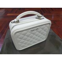 ราคา กระเป๋าสะพายสีขาว Charles & Keith (8430780192)