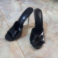 ราคา รองเท้าส้นสูง หนังแก้วนิ่ม มือสอง สภาพดี (26136039301)