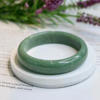 ราคา กำไลหยกเขียวเนื้อแก้วทรงท้องปลิงเนื้อแก้วขนาด 51-52mm. (29616327391)