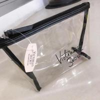 ราคา แท้วิคตอเรียซีเคร็ทกระเป๋าเครื่องสำอางค์ Victoria's Secret จาก ช็อปอเมริกา (13604040171)