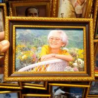 ราคา กรอบรูป สมเด็จย่า ขนาด13x19 ซม. (21588461524)
