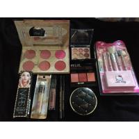 ราคา เซ็ทแต่งหน้าครบชุด (1501054161)