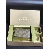 ราคา ฺCoach Box Set กระเป๋าสตางค์มินิวอลเล็ทครอสบอดี้ ลาย C ด้านหน้าสีคาราเมล ด้านหลังสีกาแฟ + พวงกุญแจ 2 อัน (14306371216)