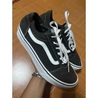 ราคา Vans สีดำหนอนขาว ไซร้ 38/24 มือสองของแท้ (43165829487)