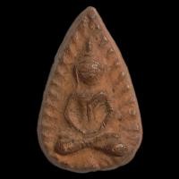 ราคา 3942 พระกลีบบัว กรุวัดลิงขบ เนื้อดินเผายุคต้นกรุงรัตนโกสินทร์ สร้างปี พ.ศ. 2410 กรุแตกปี 2509 (40125886342)