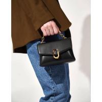 ราคา ของแท้จาก Shop CHARLES & KEITH CHUNKY CHAIN STRAP TRAPEZE BAG CK2-80671137 (9333119927)