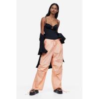 ราคา Nylon parachute trousers กางเกงคาร์โก้ H&M (21690806749)