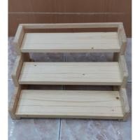 ราคา ชั้นวางของขั้นบันไดไม้สน แบบ 3 ชั้น มือสอง (4407885846)