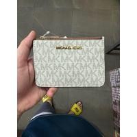 ราคา กระเป๋าถือใส่บัตร michael kors สีขาว ของแท้ (40211364196)