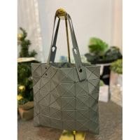 ราคา BaoBao Issey Miyake Lucent 6X6 (27763241416)