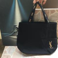 ราคา กระเป๋าผ้า Yves Saint Laurent *แท้* ภาพมือ 1 (1170434070)