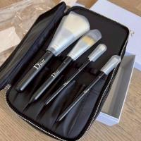 ราคา ชุดเซ็ตแปรงแต่งหน้า D .ior Premuim’s Gift [ของแท้ 100%]Dior Backstage Makeup Brush Gift set in Travel Pouch (43004105118)
