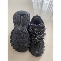 ราคา รองเท้า Balenciaga ไซร์37 ราคา 2999 บาท ต่อรองราคาได้นะครับ (19204612717)