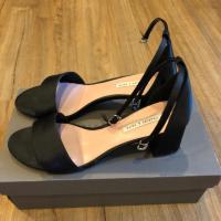 ราคา รองเท้าส้นสูงมือสอง Charles&Keith (1487443048)