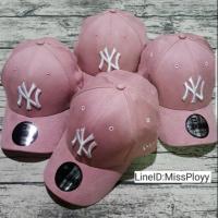 ราคา [สินค้าแท้ 100%] ลดเหลือ1,130฿ ใช้ code "BAUA" หมวก new Era NY สีชมพูพาสเทลเข้ม หนังกลับ รุ่นหายาก!! (797827812)