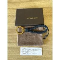 ราคา กุญแจ Bottega Veneta Intrecciato Leather Keychain ของแท้ 100% รุ่นใหม่ (21096541153)