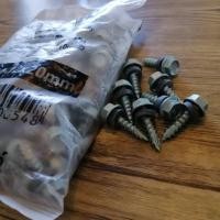 ราคา สกรูปลายแหลมหัวบล๊อค เบอร์8 ยาว6หุน(20มิล) สกรูหัวซิงค์ สกรูยิงเมทัลชีท (9871676363)