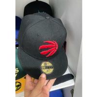 ราคา new era 59Fifty NBA ไม่มีตำหนิใดๆ รอบหัว 57.8 polyesterของแท้100% สอบถามมาคุยก่อนได้ครับ (40050490518)