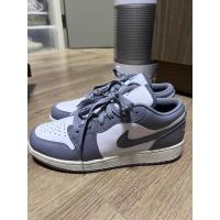 ราคา Used Like New✨ Nike air jordan 1 low สี vintaggrey (21865559767)