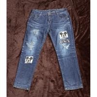 ราคา ส่งต่อ กางเกงยีนส์ ลายมิกกี้ เม้าส์ ไซร์ 32 (22559621139)