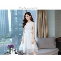 ราคา (หมด)เดรสสีขาวผ้าลูกไม้แต่งผ้ามุ้ง ผูกโบว์ (6600391353)