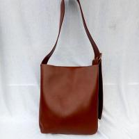ราคา กระเป๋าสะพายข้างผู้หญิงสีน้ําตาลมือสอง Preloved (25445253415)
