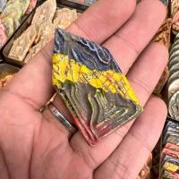 ราคา พระขุนแผนชมตลาด กรุวัดบ้านกร่าง เป็นพิมพ์เนื้อดินกระเบื้องแตกลายงาคละสี (42619209285)