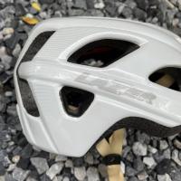 ราคา [มือสอง เจ้าของขายเอง] หมวกกันน็อค LAZER BEAM MULTI USE HELMET AUTO-FITS ไซส์ M สีขาว (18524701163)