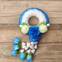 ราคา (พร้อมส่ง)พวงมาลัยริบบิ้นวันแม่พวงเล็กพร้อมกล่องใสอย่างดี (7942834986)