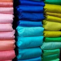 ราคา ผ้าไหมแท้ 100% รุ่น ผ้าไหมเปลือก /ไหม 4 เส้น ผ้าไหม ผ้าไทย ผ้าไหมทอ 4 เส้น อบแล้วพร้อมตัดชุดผ้าไหม (6235817178)