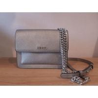 ราคา DKNY Sholder bag Silver Mettalic มือสอง สภาพดี (13791016698)