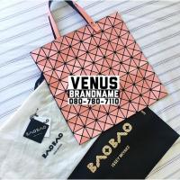 ราคา ของแท้ % กระเป๋า Bao Bao Issey Miyake รุ่น Matte สี Salmon Pink (Limited Edition) 8x8 สภาพ 95% เหมือนของใหม่ (1208979282)