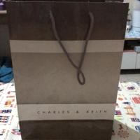 ราคา ถุงกระดาษ charles & keith ของแท้ (4384370401)