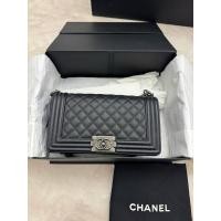 ราคา Chanel Boy 10” หนังคาเวีย สีดำ- เจ้าของขายเอง (29324824409)