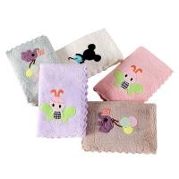 ราคา ผ้าเช็ดหน้า ขนเป็ดเทียม ลายปักน่ารัก ขนาด 25x25 ซม. (2857145151)