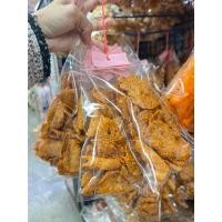 ราคา ขนมพวงราคาส่งเจ้าดัง ปลาอินทรีย์อบกรอบ 1 แผง 1 พวง บรรจุ 10 ห่อ ปลาอินทรีย์กรอบ ใหม่ อร่อย (42215851201)