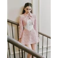 ราคา Dress สั้น สายเดี่ยว อกมีฟองน้ำจัดทรงให้ค่ะ แต่งกระดุมเรียงด้านหน้า ช่วงเอวแต่งแถบไข่มุก ชายกระโปรงบาน จับจีบบานด้านข้าง (43558799726)