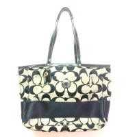 ราคา Coach แท้ Used once!! สภาพใช้งานโดยทั่วไปดีค่ะ ของแท้ ซื้อจาก shop usa ค่ะ กระเป๋าใบใหญ่ค่ะ (691870146)