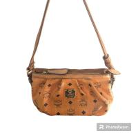 ราคา กระเป๋า MCM ทรงพอช มือสอง (23263842933)