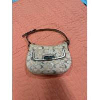 ราคา กระเป๋าทรงพอช coach vintage ของแท้ (43268324306)