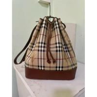 ราคา BURBERRY แท้ มือสอง กระเป๋าแคนวาส ทรงจีบ (25820564290)